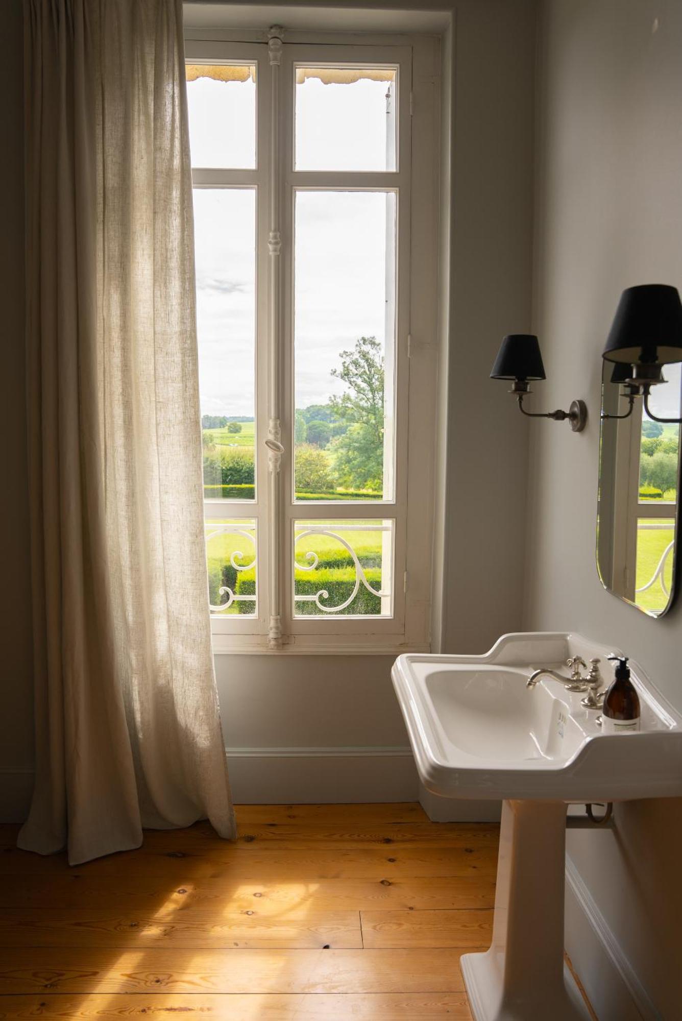 Chateau De Lussac Lussac  Zimmer foto