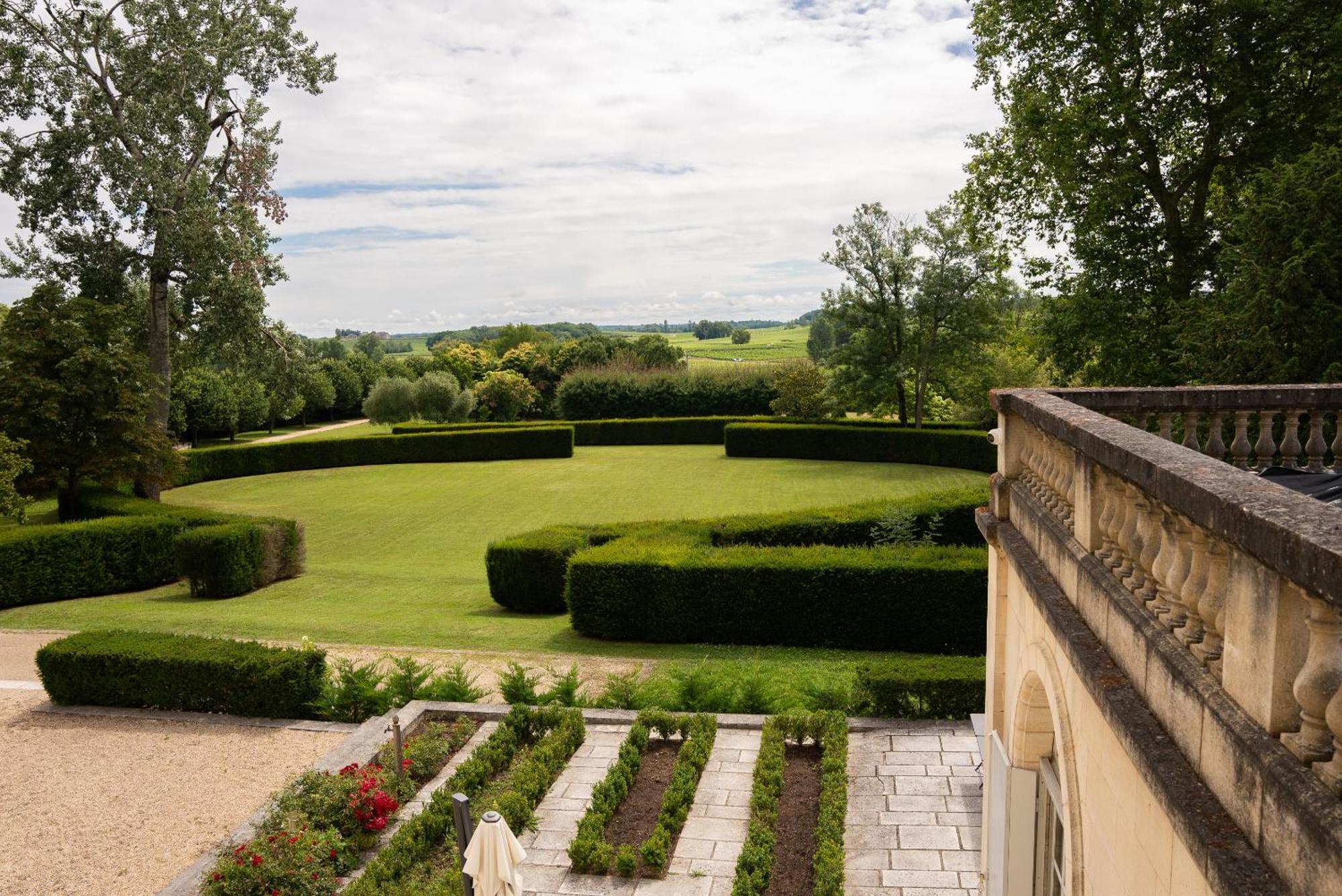 Chateau De Lussac Lussac  Zimmer foto