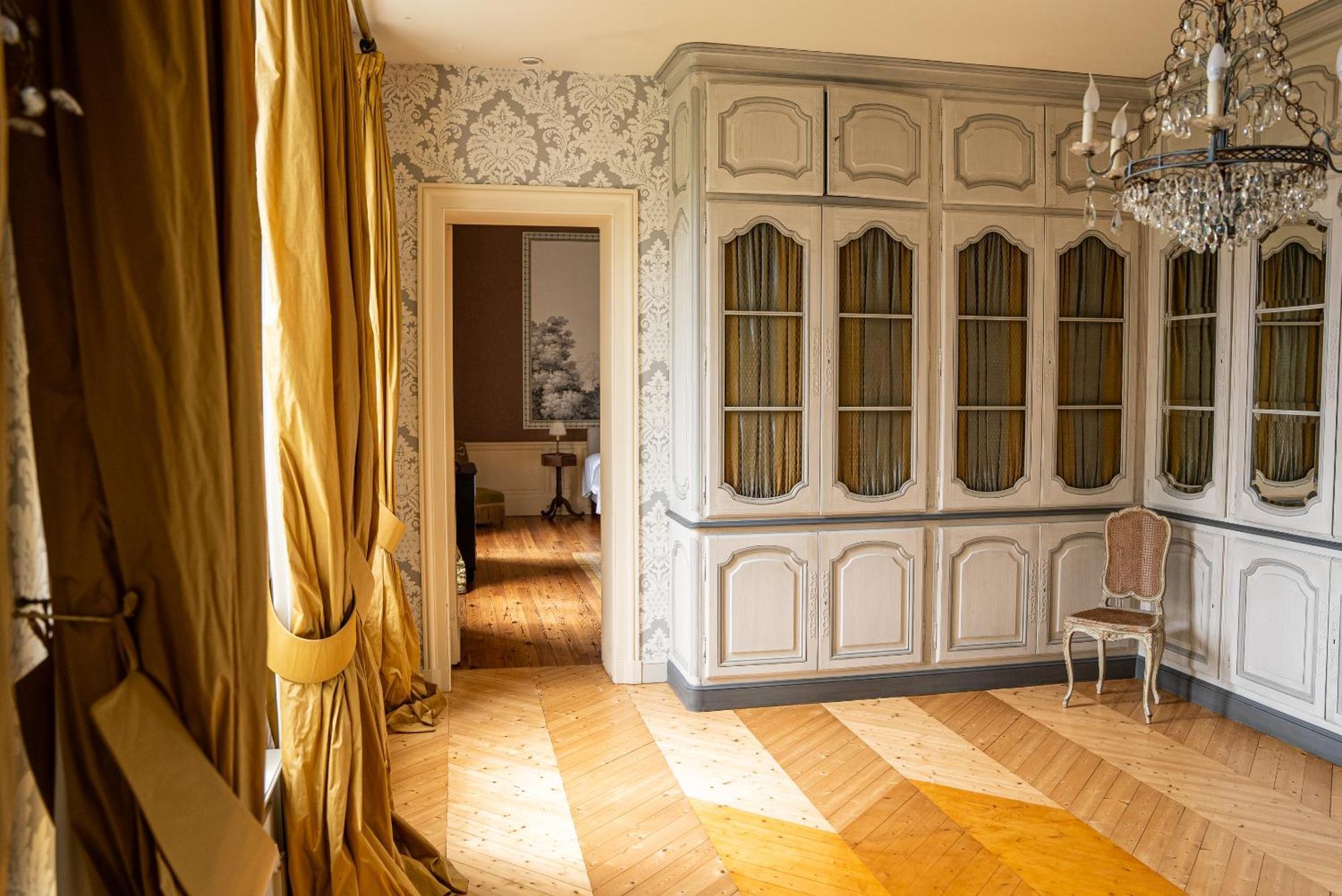 Chateau De Lussac Lussac  Zimmer foto
