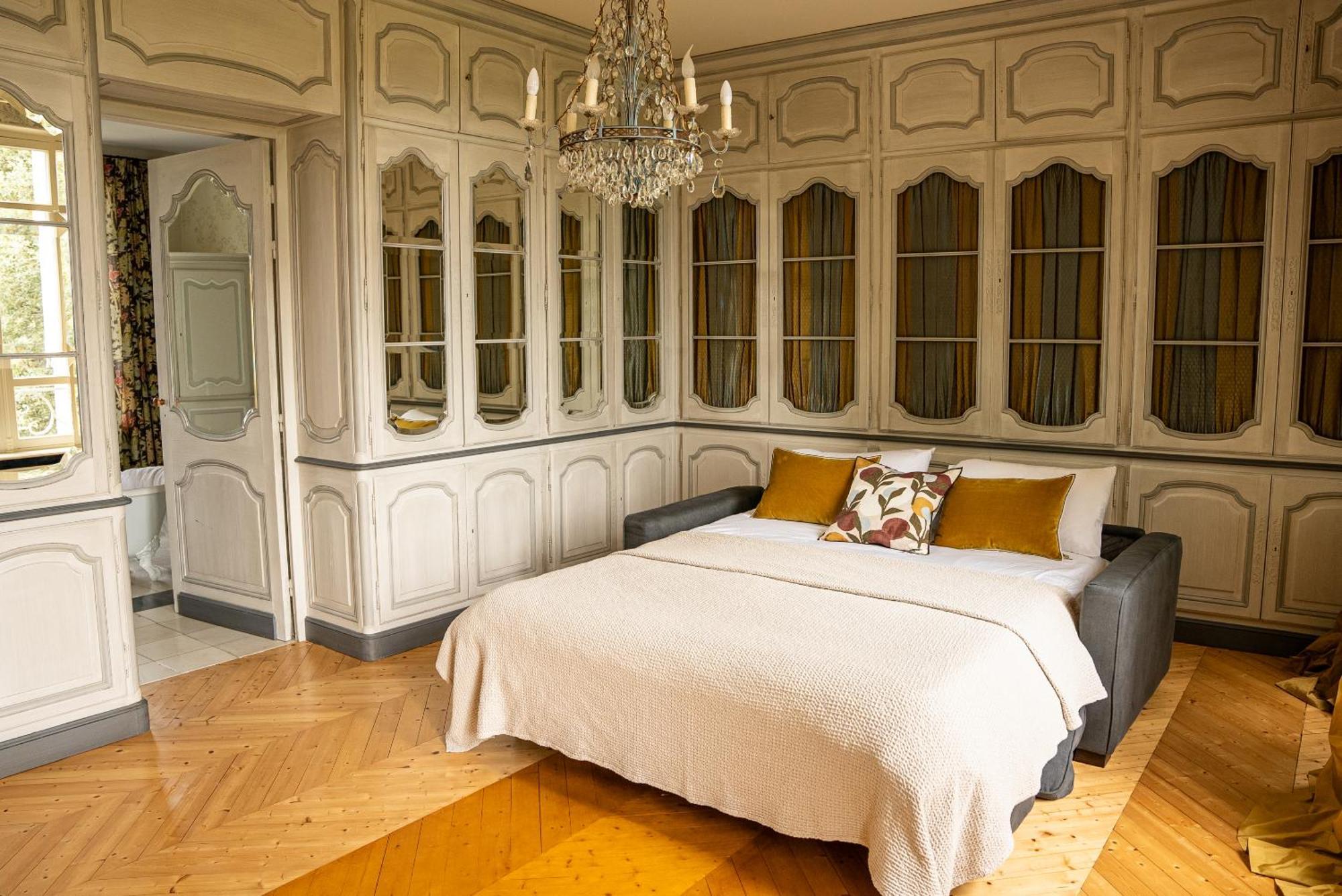 Chateau De Lussac Lussac  Zimmer foto